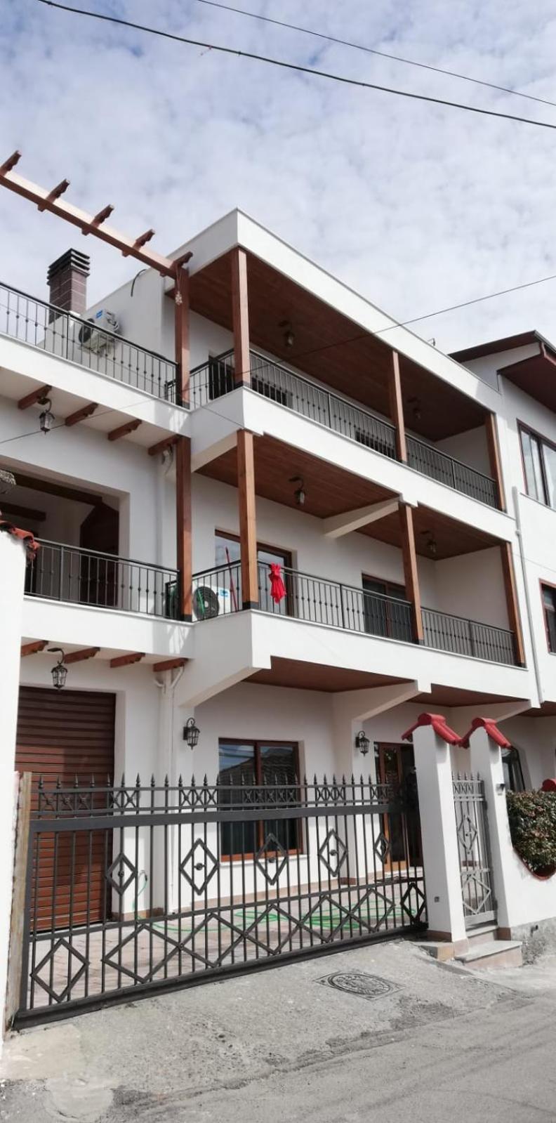 Vila Dani Near Castle And Old Bazar Krujë المظهر الخارجي الصورة