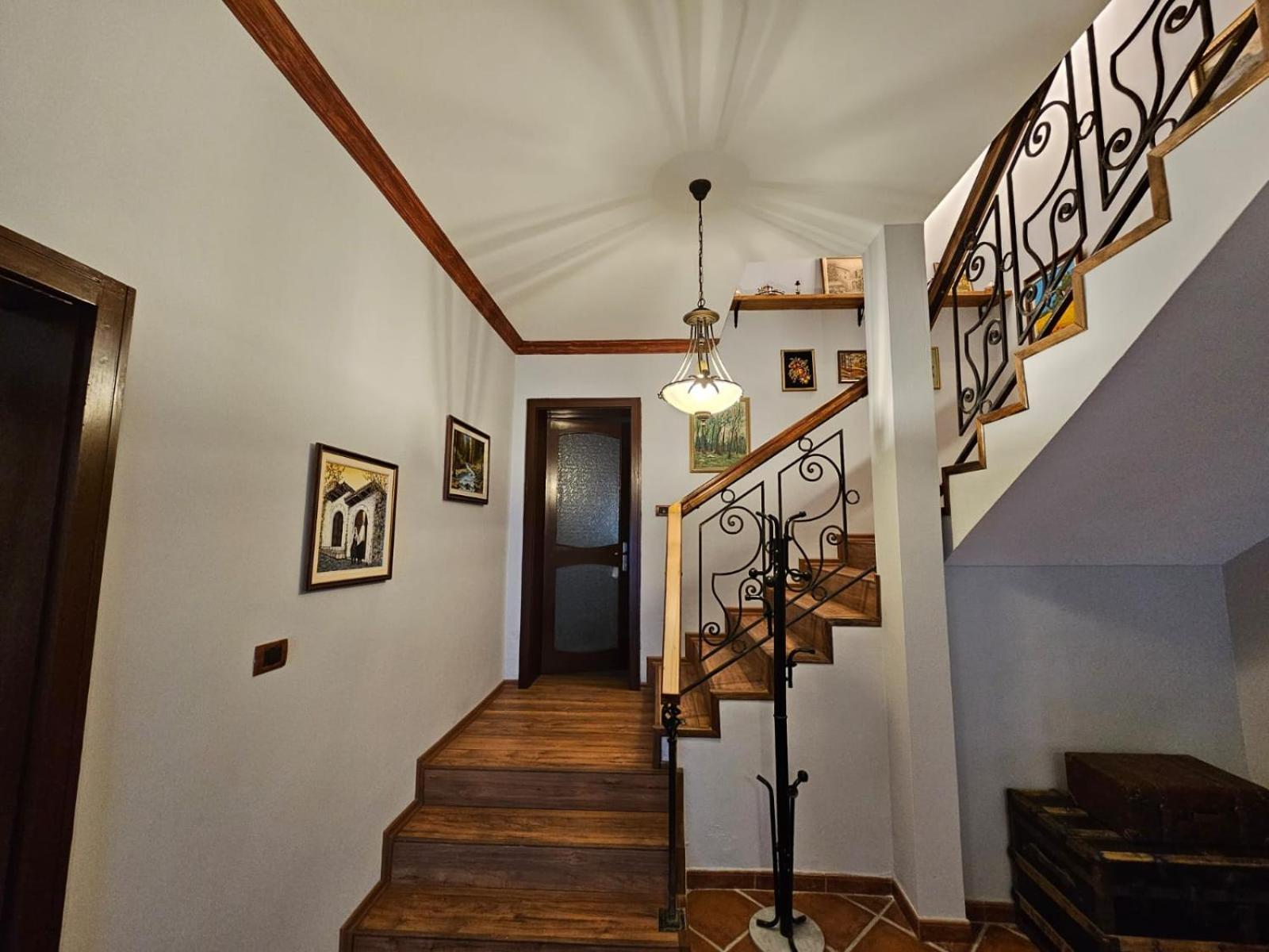 Vila Dani Near Castle And Old Bazar Krujë المظهر الخارجي الصورة